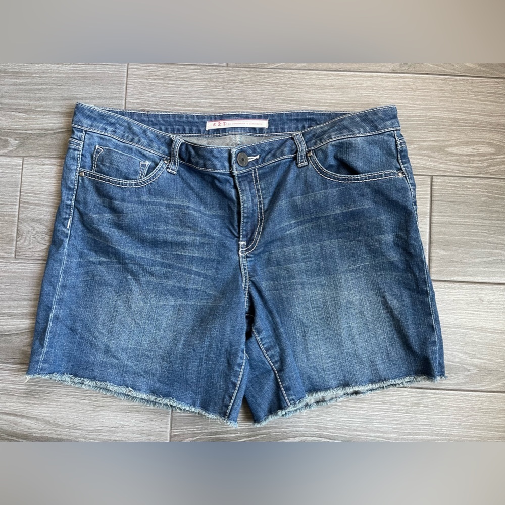 S&P Standards & Practices | Women’s Jean Shorts, Longer Length, Size 32•••